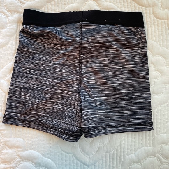 SO SPANDEX SHORTS - Picture 2 of 3